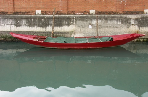 Barque rouge