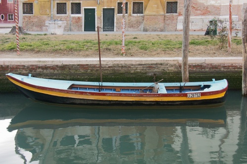 Barque colorée