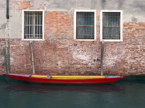 Barque rouge