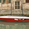 Barque rouge rouge