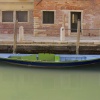 Barque verte et bleue